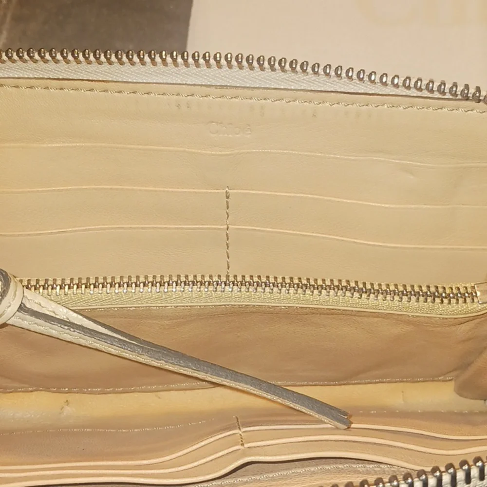 Chloé Paddington Wallet - Picture 10 of 17